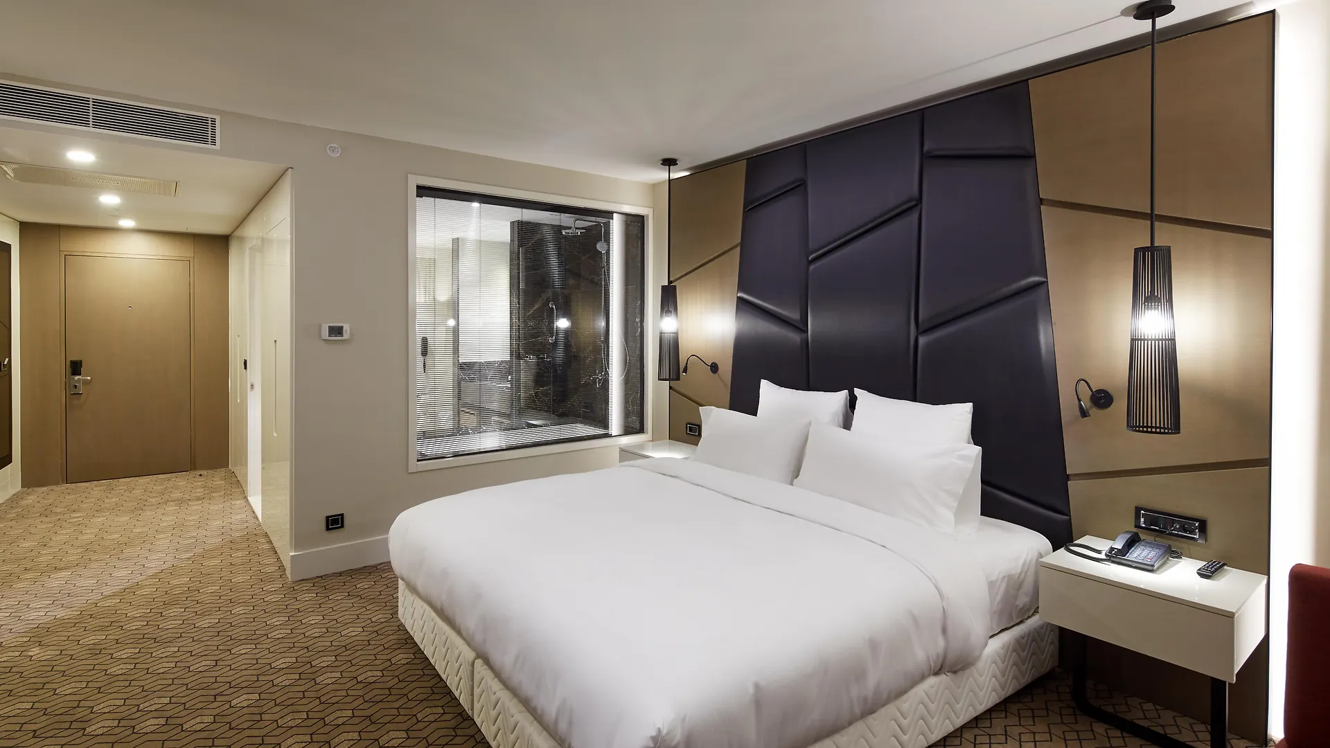 Pullman Istanbul Hotel & Convention Center 5*,