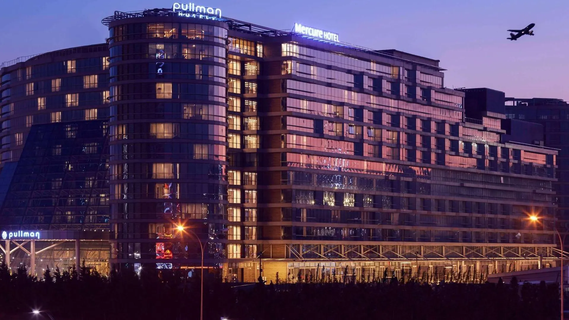 Pullman Istanbul Hotel & Convention Center contacts