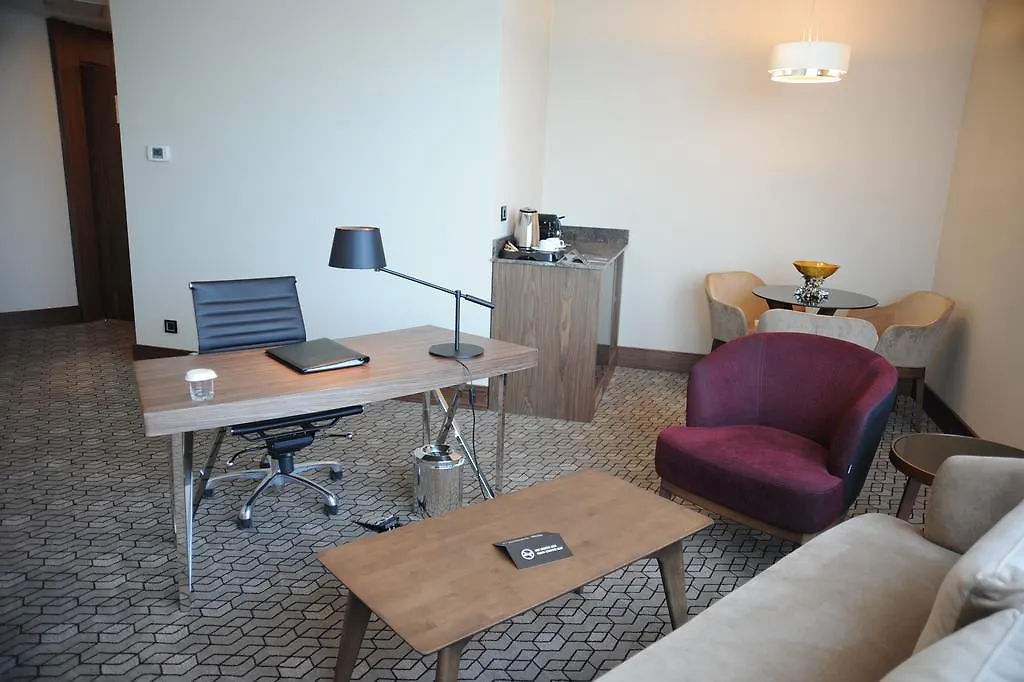 Pullman Istanbul Hotel & Convention Center 5*,